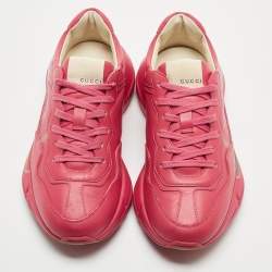 مملوكة مسبقًا Gucci Pink Leather Logo Print Rhyton Sneakers Size 36