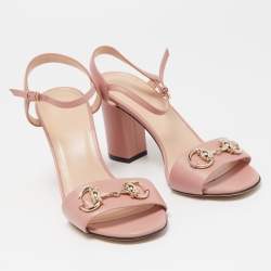 مملوكة مسبقًا Gucci Pink Leather Horsebit Ankle Strap Sandals Size 35