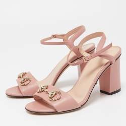 مملوكة مسبقًا Gucci Pink Leather Horsebit Ankle Strap Sandals Size 35