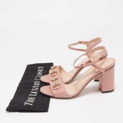 مملوكة مسبقًا Gucci Pink Leather Horsebit Ankle Strap Sandals Size 35