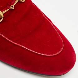 مملوكة مسبقًا Gucci Red Velvet Horsebit Princetown Flat Mules Size 40