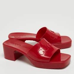 مملوكة مسبقًا Gucci Red Rubber Block Heel Slide Sandals Size 37