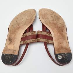 Pre Owned Gucci Burgundy/Beige Leather and Canvas Thong Flats Size 36.5