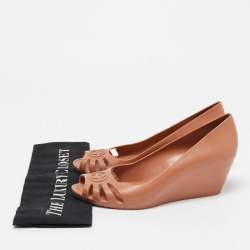 Pre Owned Gucci Peach Rubber Marola Wedge Pumps Size 38
