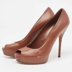مملوكة مسبقًا Gucci Brown Leather Platform Peep Toe Pumps Size 38.5