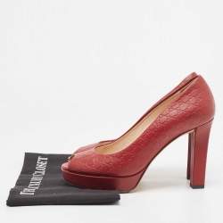 مملوكة مسبقًا Gucci Dark Red Microguccissima Leather Peep Toe Platform Pumps Size 37