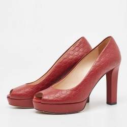 مملوكة مسبقًا Gucci Dark Red Microguccissima Leather Peep Toe Platform Pumps Size 37
