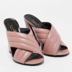 مملوكة مسبقًا Gucci Pink Quilted Leather Webby Slide Sandals Size 38.5