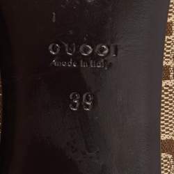 مملوكة مسبقًا حذاء باليرينا فلات غوتشي كانفاس وجلد بيج / بني مزين بالشعار مقاس 39