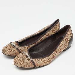مملوكة مسبقًا حذاء باليرينا فلات غوتشي كانفاس وجلد بيج / بني مزين بالشعار مقاس 39