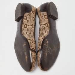 مملوكة مسبقًا حذاء باليرينا فلات غوتشي كانفاس وجلد بيج / بني مزين بالشعار مقاس 39