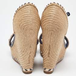 مملوكة مسبقًا Gucci Beige/Blue Jute and Leather Crystal Embellished Espadrille Wedge Sandals Size 39.5