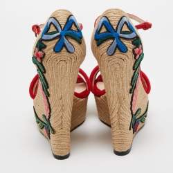 مملوكة مسبقًا Gucci Red Suede Floral Embroidered Wedge Platform Ankle Strap Espadrilles Size 37