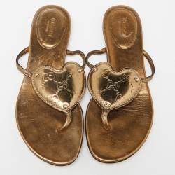 Pre Owned Gucci Golden Metallic Gold Leather Heart Thong Flat Slides Size 36