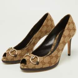 Pre Owned Gucci Beige/Brown GG Canvas Hollywood Horsebit Peep Toe Pumps Size 38.5