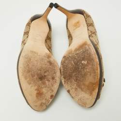 Pre Owned Gucci Beige/Brown GG Canvas Hollywood Horsebit Peep Toe Pumps Size 38.5