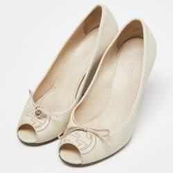 Pre Owned Gucci Off White Leather Peep Toe Wedge Pumps Size 38