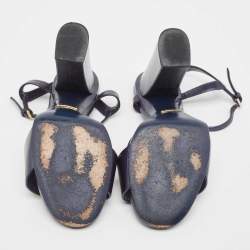 مملوكة مسبقًا Gucci Metallic Navy Blue Leather Horsebit Ankle Strap Sandals Size 38