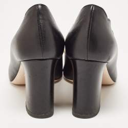 مملوكة مسبقًا Gucci Black Scalloped Leather Faux Pearl Embellished Willow Pumps Size 38