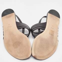 مملوكة مسبقًا Gucci Black Leather Thong Flat Slingback Sandals Size 37