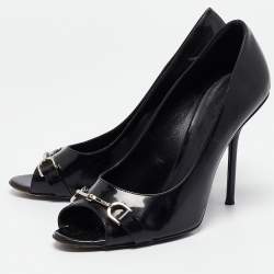 مملوكة مسبقًا Gucci Black Patent Peep Toe Pumps Size 38