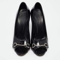 مملوكة مسبقًا Gucci Black Patent Peep Toe Pumps Size 38