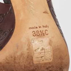 مملوكة مسبقًا Gucci Brown Leather GG Slingback Sandals Size 38.5