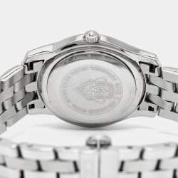 Pre Owned Gucci 5500 Series Silver Dial Stainless Steel Women's Wristwatch 27 mm