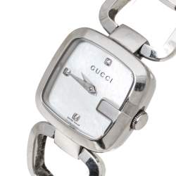 Pre Owned Gucci White Mother of Pearl Stainless Steel Diamond G Series 125.5 Women's Wristwatch 24 mm