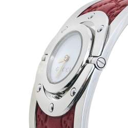 Pre Owned Gucci White Stainless Steel Leather Twirl YA112435 Women's Wristwatch 23 mm
