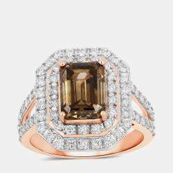 مملوكة مسبقًا خاتم بارز من الماس بني فاخر بقصة الزمرد والماس بوزن 3.01 قيراط من الذهب الوردي عيار 18 ومقاس أمريكي 7