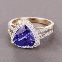 مملوكة مسبقًا 3.72 cts Trillion Tanzanite and Round Diamond 14K Yellow Gold Halo Ring US Size 7