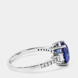 مملوكة مسبقًا خاتم جسر من ياقوت سيليون الأزرق والألماس بوزن 2.81 قيراط من الذهب الأبيض عيار 18 ومقاس أمريكي 7