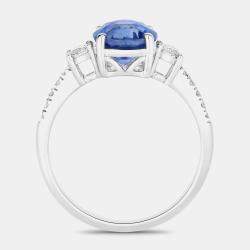 مملوكة مسبقًا خاتم جسر من ياقوت سيليون الأزرق والألماس بوزن 2.81 قيراط من الذهب الأبيض عيار 18 ومقاس أمريكي 7
