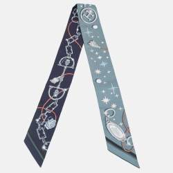 مملوكة مسبقًا Hermès Marine Blue C'est la Fete Silk Twilly