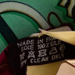 Pre Owned Hermes Green Carré en Boucles Silk Twill Scarf 
