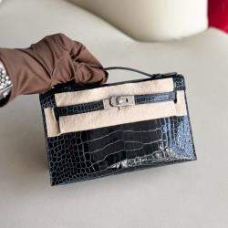 Hermes Black Shiny Crocodile Leather Kelly Pochette