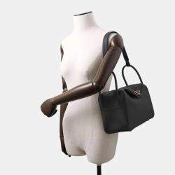 Hermes Lindy 26 Black Taurillon Clemence Leather Shoulder Bag