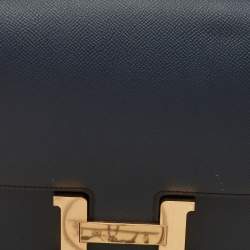 مملوكة مسبقًا Hermès Bleu Indigo Epsom Leather Rose Gold Finish Constance III 24 Bag