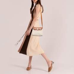 مملوكة مسبقًا Hermès Ecru/Natural Toile Canvas and Vache Leather Herbag Zip 20 Bag