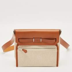 مملوكة مسبقًا Hermès Ecru/Natural Toile Canvas and Vache Leather Herbag Zip 20 Bag