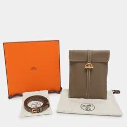 مملوكة مسبقًا Hermès Glenan To Go Gold Finish Grey Leather Pouch