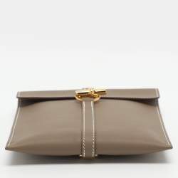 مملوكة مسبقًا Hermès Glenan To Go Gold Finish Grey Leather Pouch