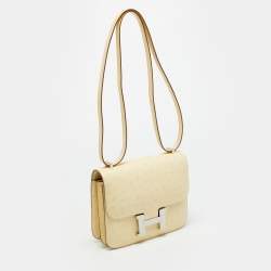 مملوكة مسبقًا Hermès Constance 18 Mini Palladium Finish Vanille Ostrich Crossbody Bag
