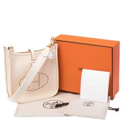 Pre Owned Hermes Nata/Craie Taurillon Clemence Leather Evelyne TPM Bag