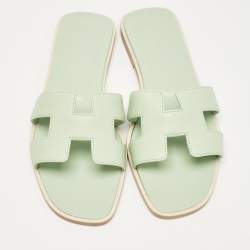 مملوكة مسبقًا Hermes Green Leather Oran Flat Slides Size 38
