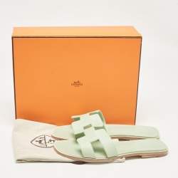 مملوكة مسبقًا Hermes Green Leather Oran Flat Slides Size 38