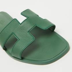 Pre Owned Hermes Green Leather Oran Flat Sandals Size 38