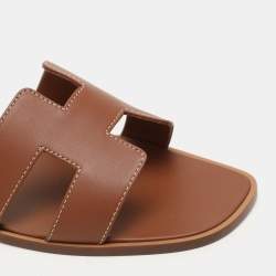 مملوكة مسبقًا Hermes Gold Leather Oran Flat Sandals Size 40.5
