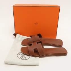 مملوكة مسبقًا Hermes Gold Leather Oran Flat Sandals Size 40.5
